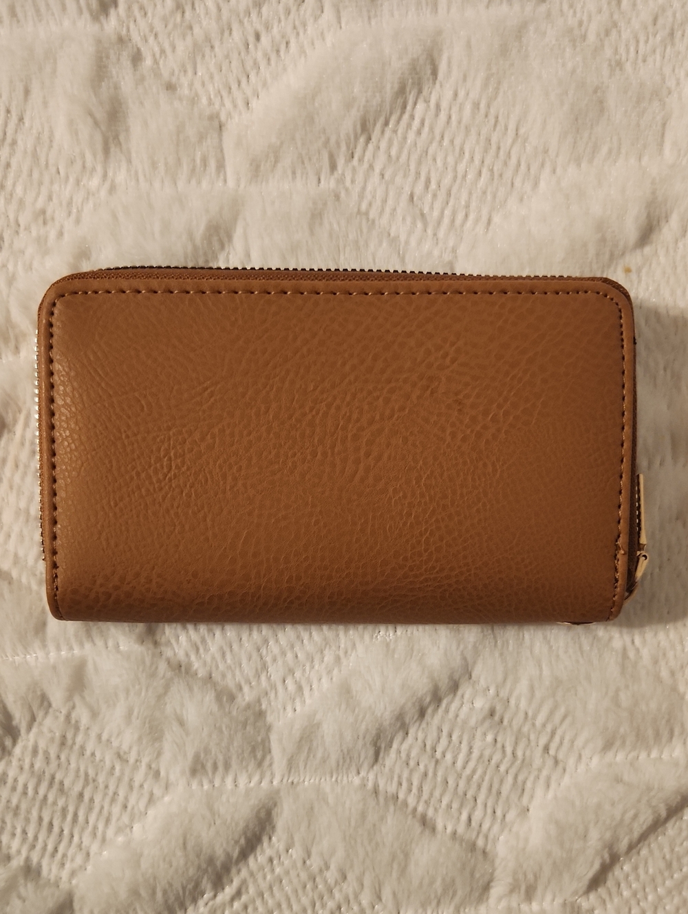 Classic Zip-Around Wallet in Tan with Gold Accent - Picture 5 of 6
